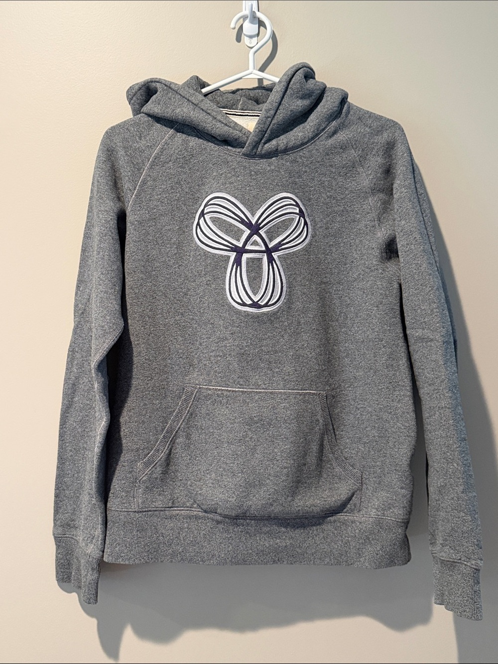 Women’s Tna Gray Hoodie Sweatshirt with Center Graphic